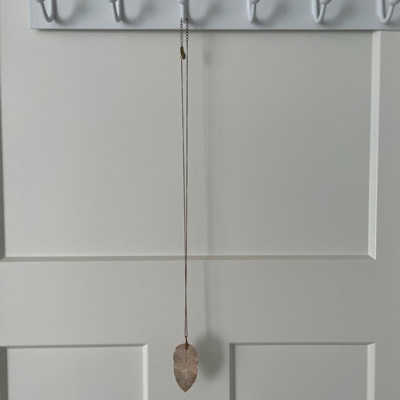 Delicate Gold Leaf Pendant Necklace - Picture 3 of 5